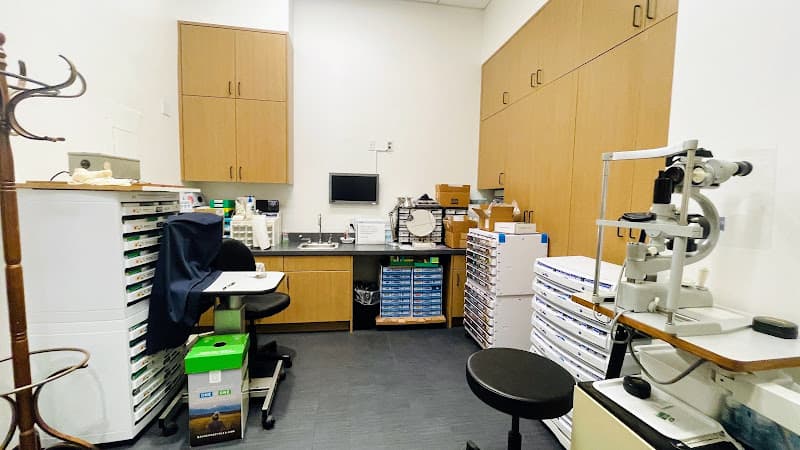 Dr. Janice Fong, Optometrists