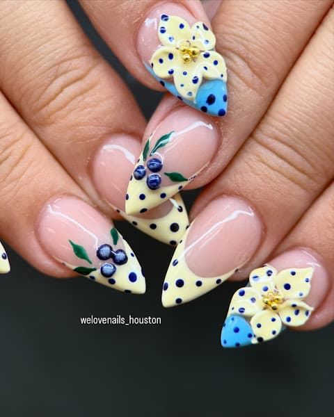 We Love Nails