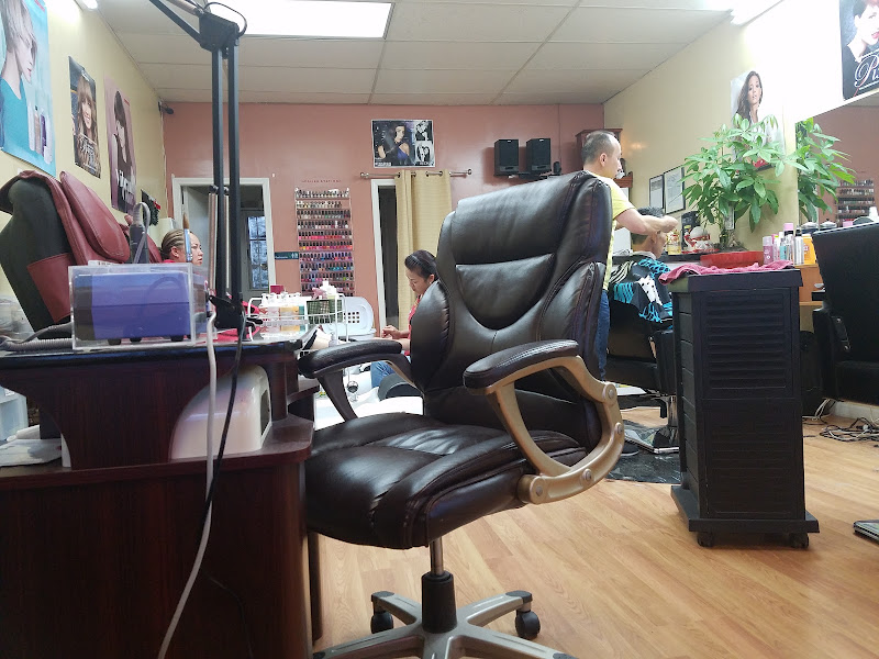 Gina's Hair and Nails 2