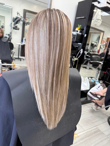 Lisa Q Salon