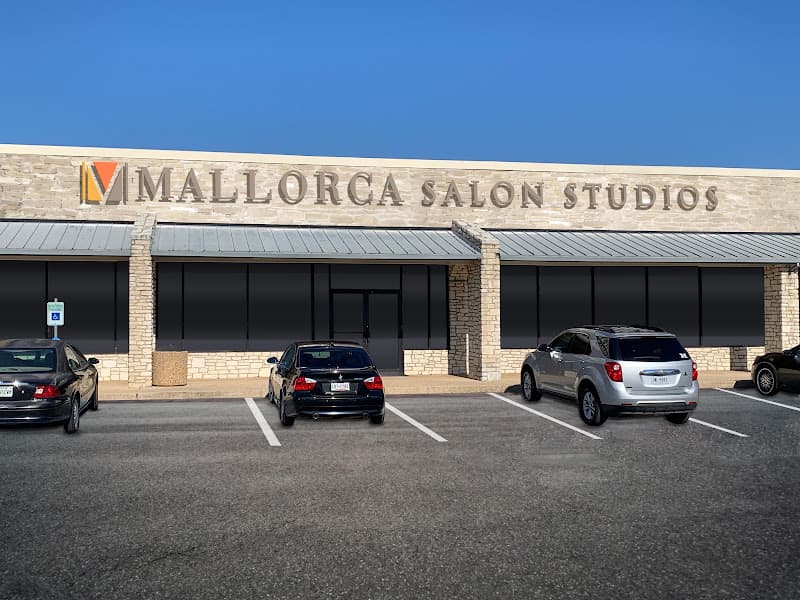 Mallorca Salon Studios & Suites