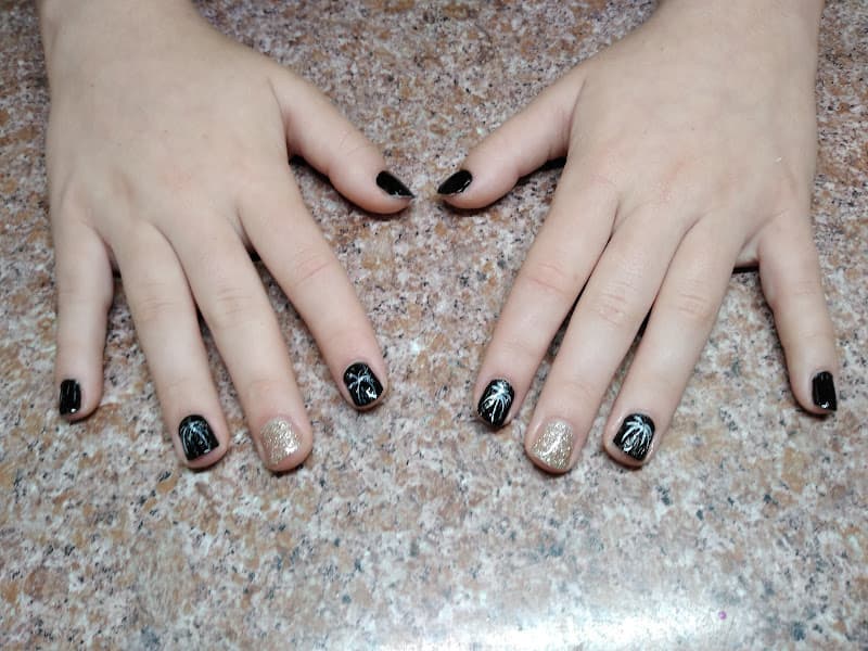 California Hair & Nails