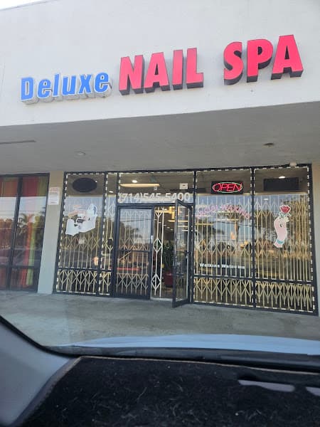 Deluxe Nail Spa
