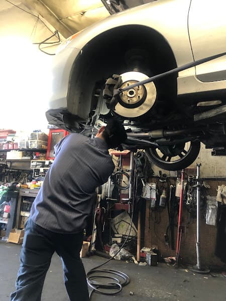 Bolsa Auto Repair & Muffler