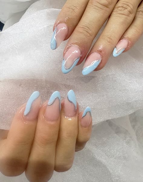 LAVISH NAILS & LASHES