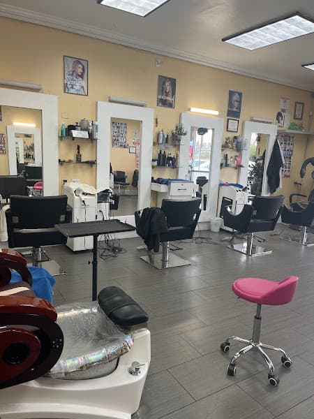Nguyen Hair & Nails