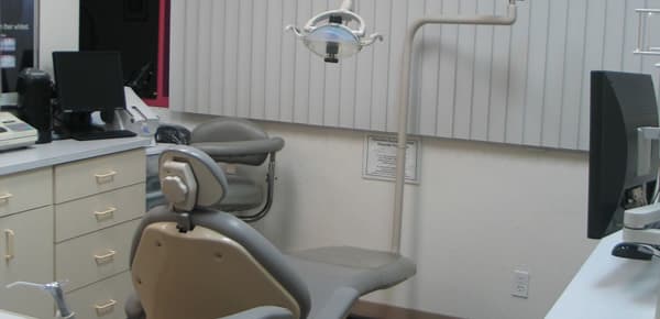 Dr. Tuyen Q. Nguyen, DDS.