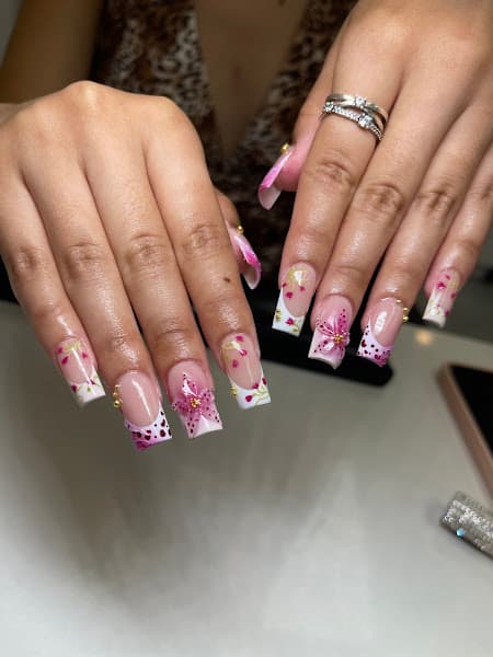 Family Nails