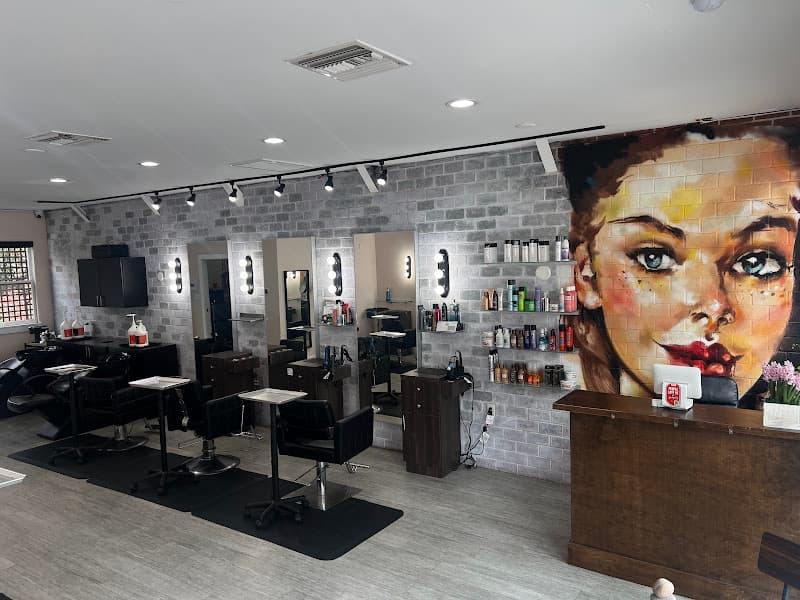 La Plaza Hair Center