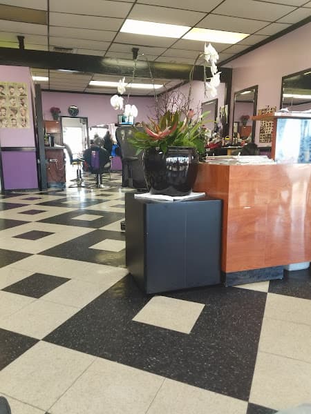 La Plaza Hair Center 3