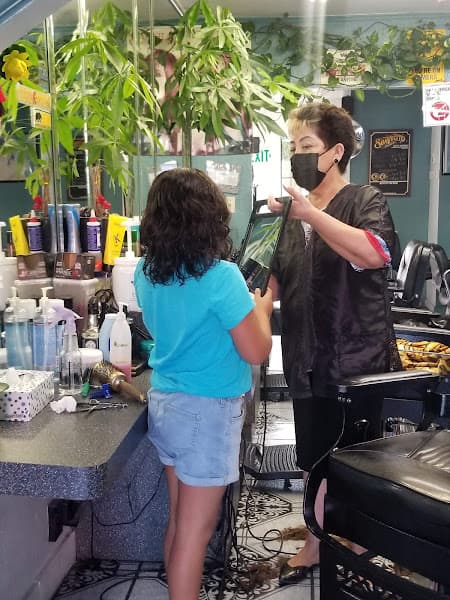 Elsa's Beauty Shop 5