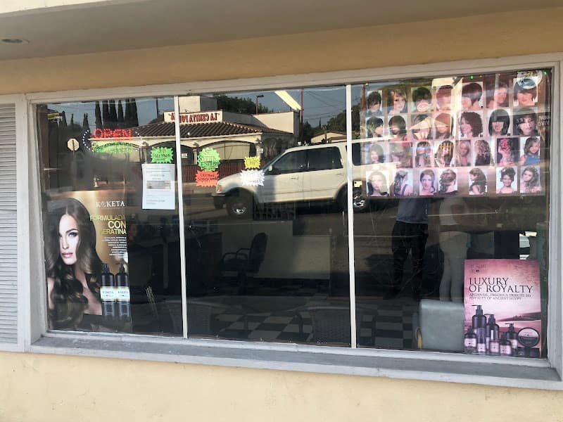 Adela’s Beauty Salon 3