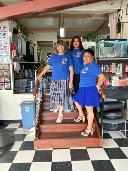 Adela’s Beauty Salon 4