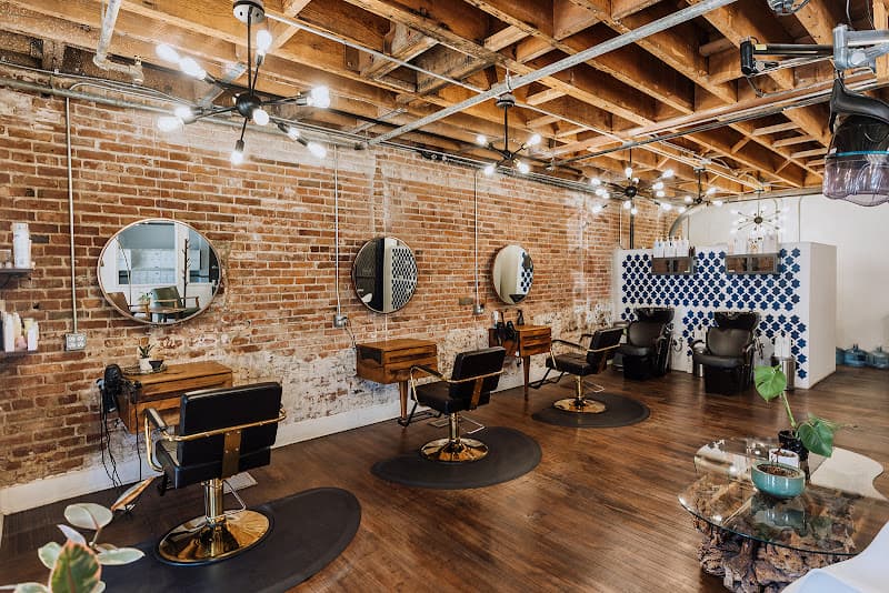 Salon Sycamore