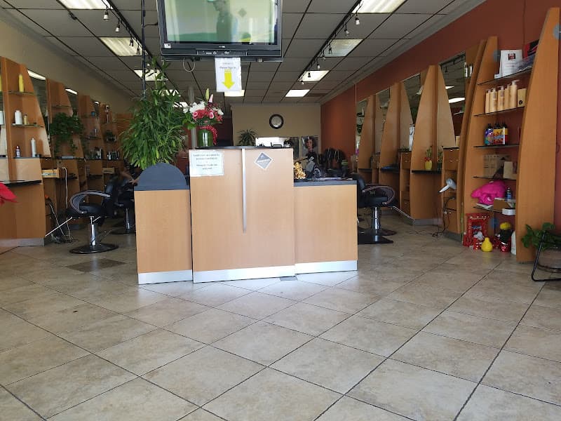 Lux Salon