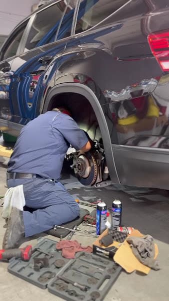 Neighborhood Auto Service & Maintenance 2
