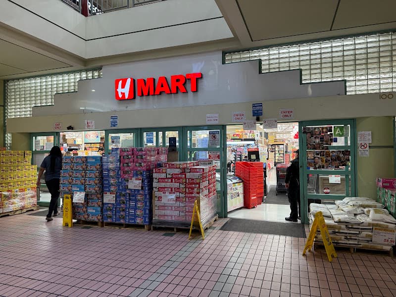 K & M Market