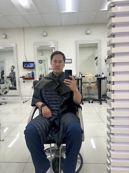 Johnny & Mia Hair Studio