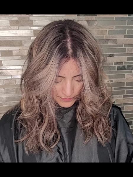 V V Hair Studio 4