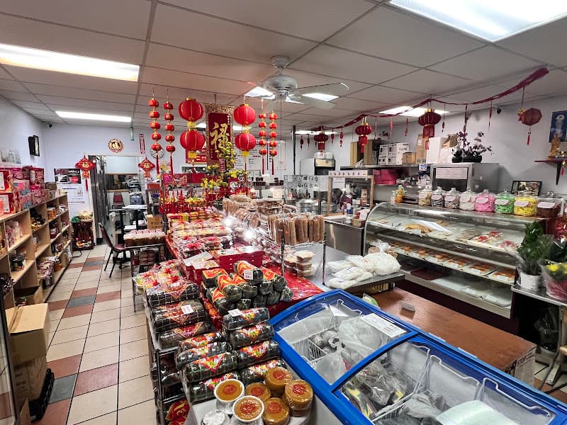 L & M Bakery & Deli