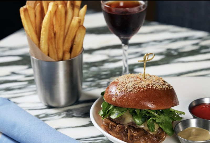 La Société Bar & Café 3