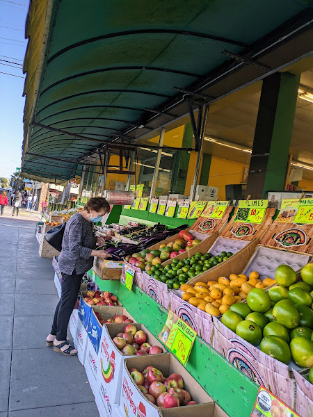 22nd & Irving Market 4