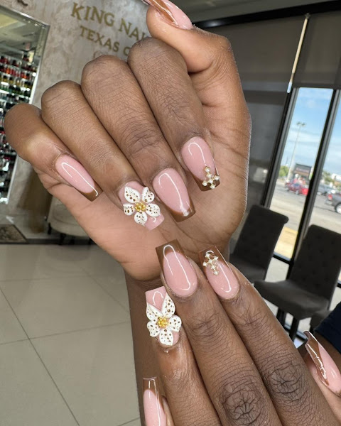 Sensi Luxury Nails & Spa 2