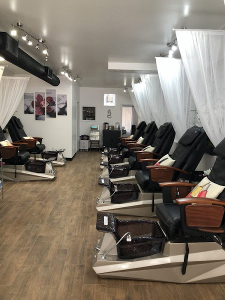 It’s M3 Time Nail Salon 4