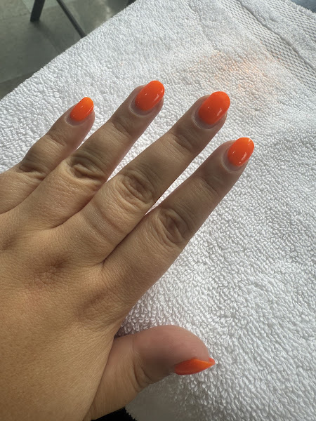 Relax Nails 2