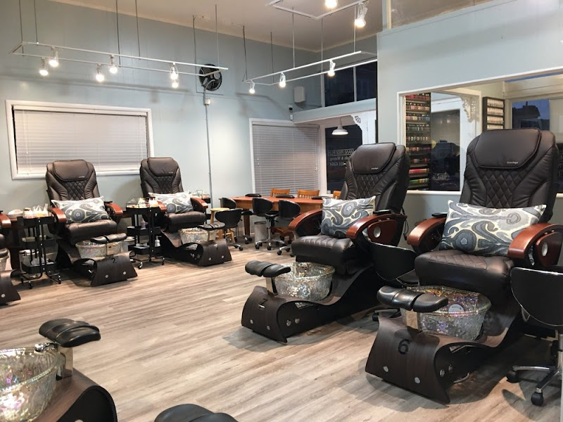 Mani-Pedi Plus 4