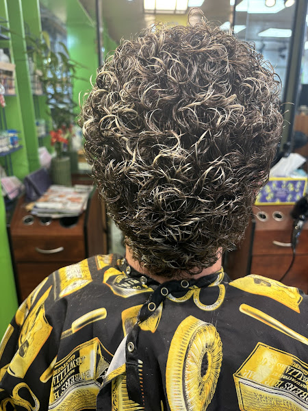 Ken's Hair Design 5