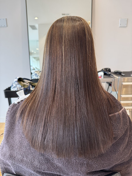 Yo Yo Salon 4