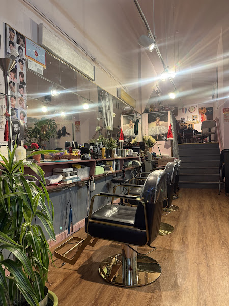 Mark's Beauty Salon 1