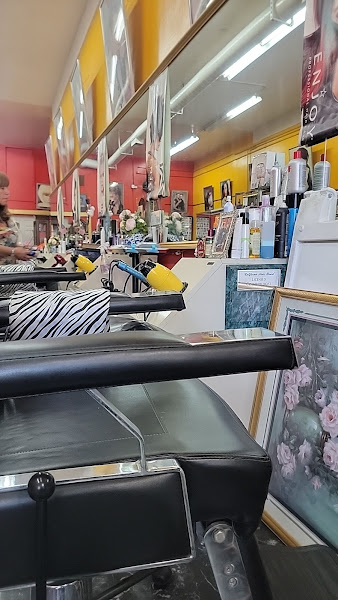 Hollywood Beauty Salon 3