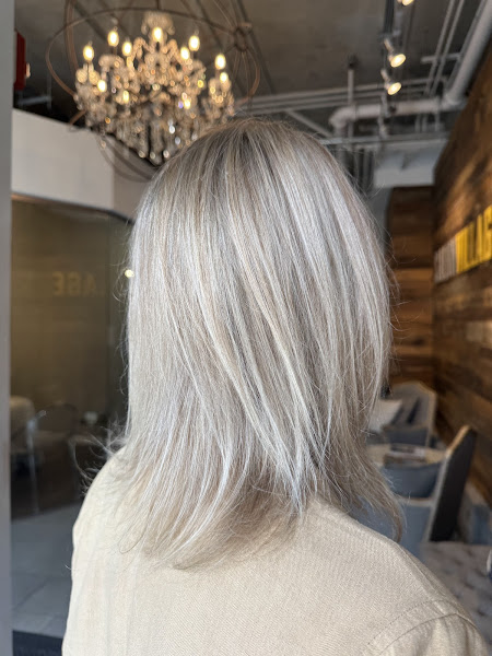 The Blonde Whisperer 3
