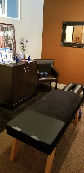 Momentum Chiropractic Clinic - Spine Pain Relief - Dr. Khanin 4