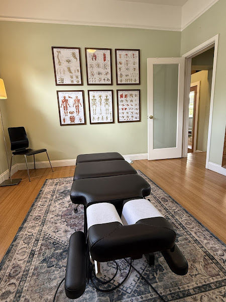 Daniel Fung Chiropractic and Sports Injury Solutions 3