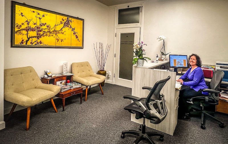 Christy Vitiello Acupuncture & Herbal Medicine 2