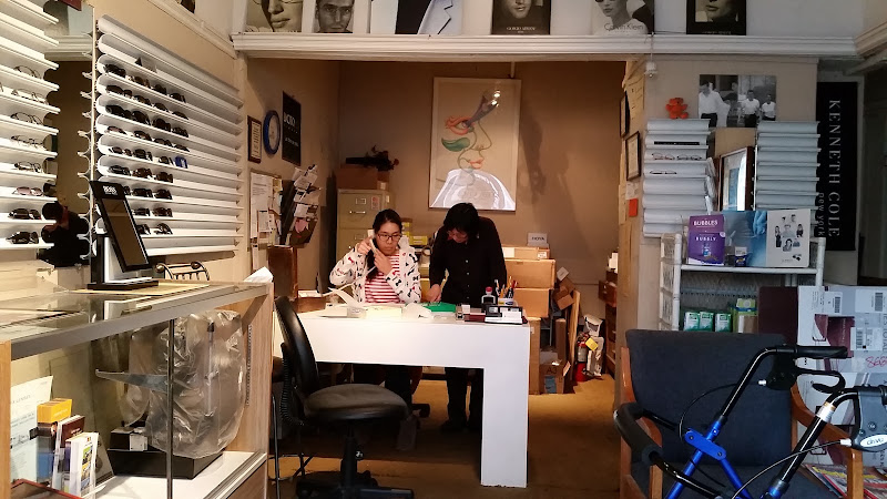 Dr. Janice Fong, Optometrists 4