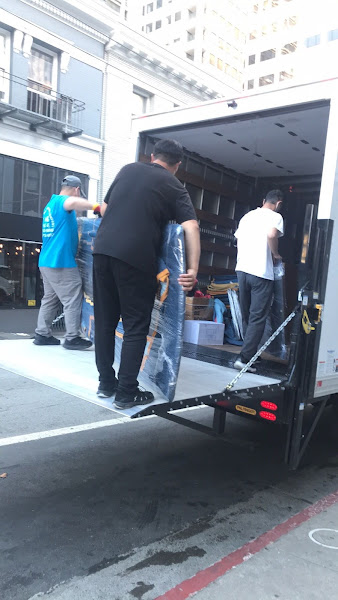 HAPPY FAMILY MOVING COMPANY （家旺福搬家公司）