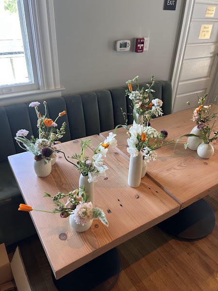 Le Bouquet Flower Shop & Design House 3