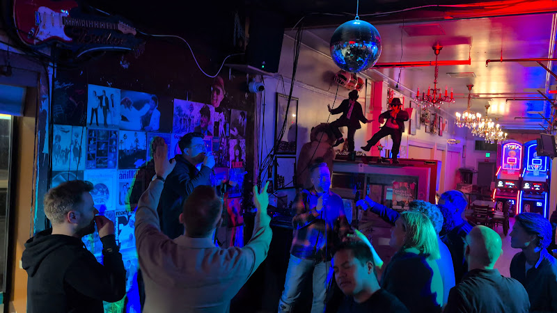 Silver Cloud Restaurant & Karaoke Bar 2