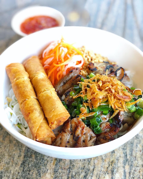 Phở Ao Sen Restaurant 3