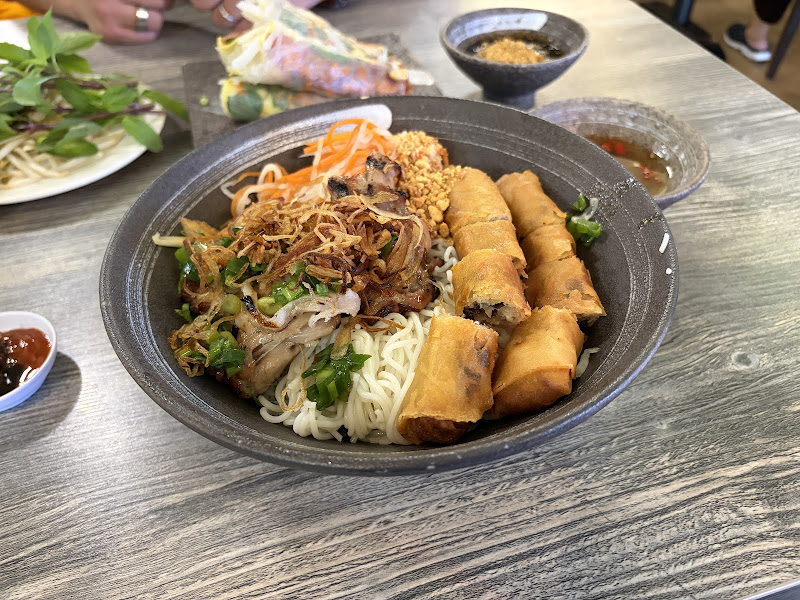 Phở Ao Sen Restaurant 4