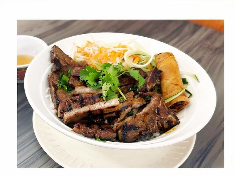 Pho Huyen & Banh Mi 5