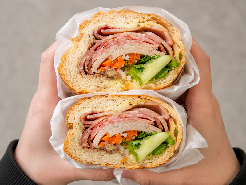 Banh Mi Hi Le 4