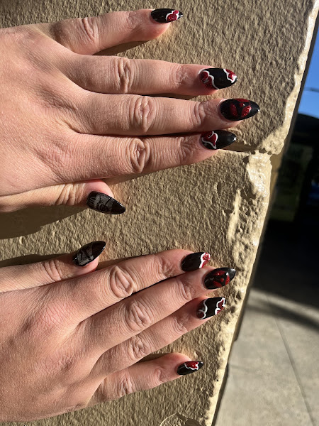Central Nails