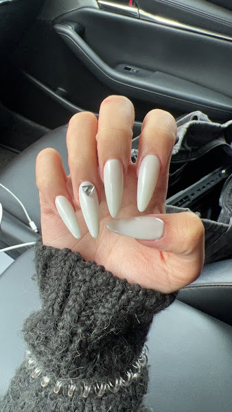 Central Nails 2