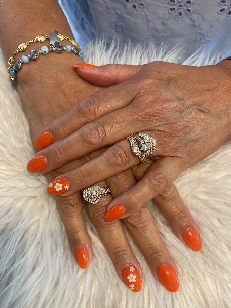 Sunny Nails