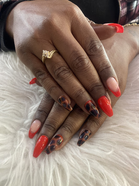 Sunny Nails 3